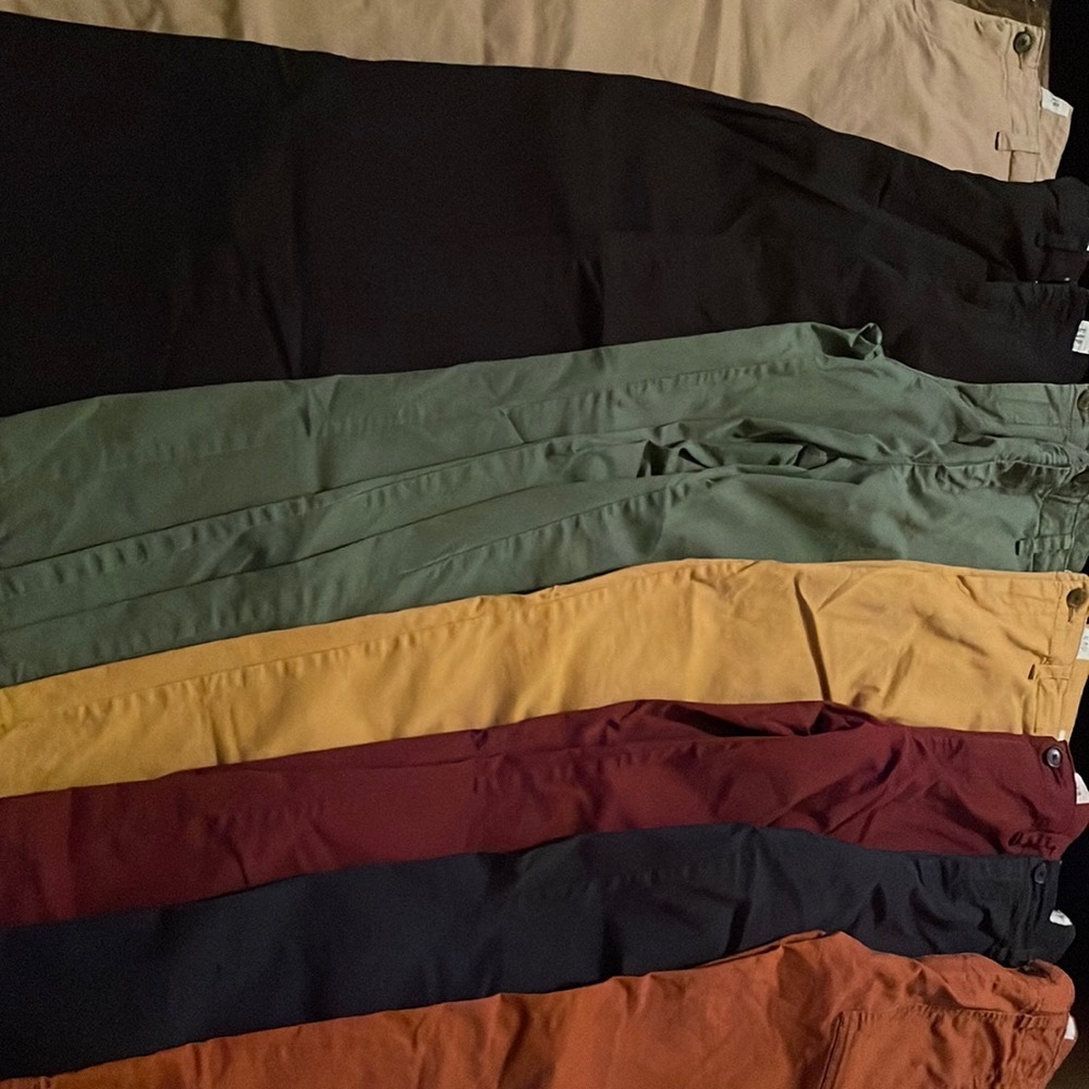 Gap Chino Lot